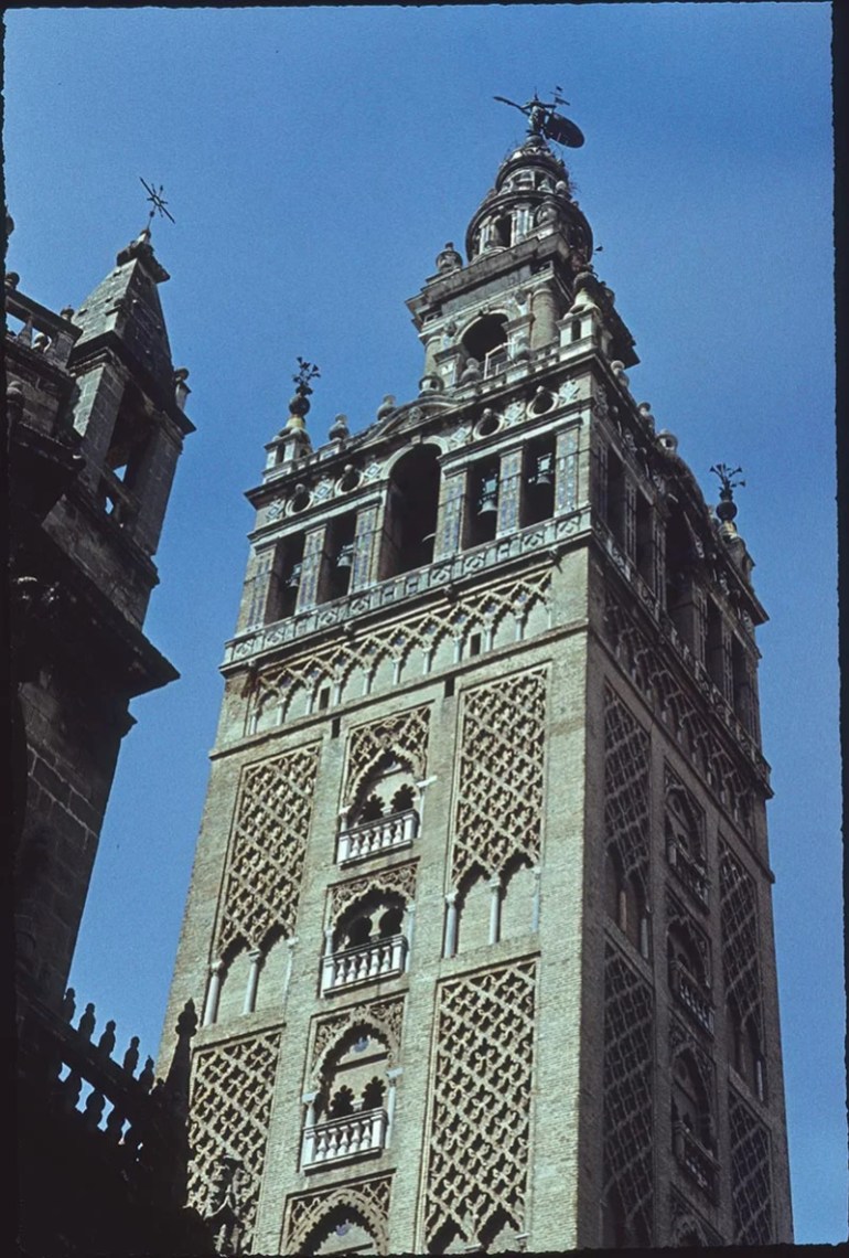 *****داخليه فقط**** Title: Giralda, Sevilla Creator: Peter H. Feist