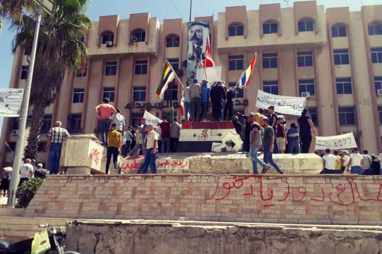 ساحة الكرامة. مكان تمثال الأسد الأب