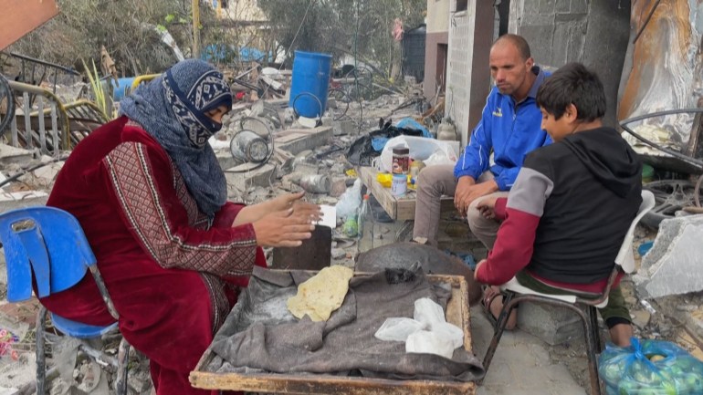 العودة الى المنزل ولو مدمرا قرب غزة خيار عائلات فلسطينية في ظل الهدنة