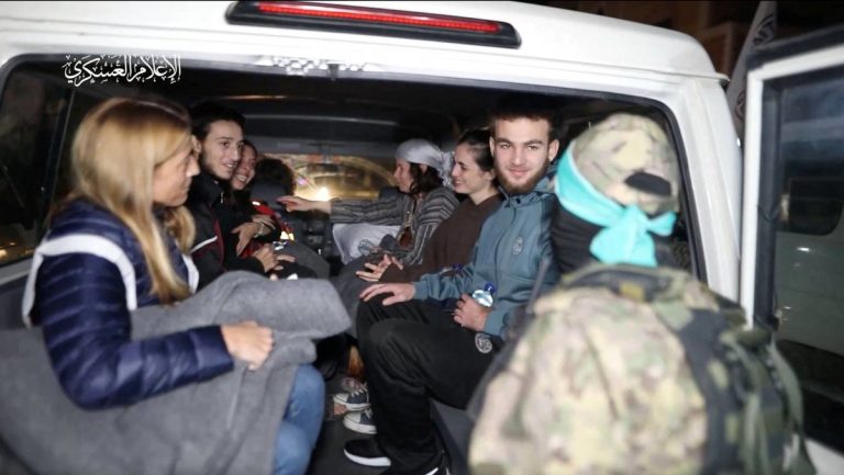 حرب غزة: إسرائيل تدرس مقترحاً لتبادل المحتجَزين والتهدئة لمدة شهر