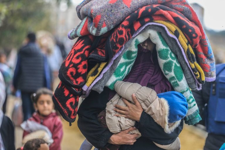 صفقة باريس للأسرى تتصدى لـ «العُقَد الأخيرة»