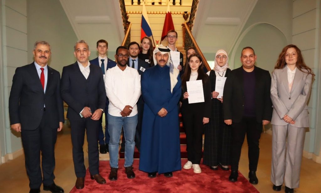 سفيرنا لدى روسيا الاتحادية يكرم الفائزين بجائزة الدوحة للغة العربية