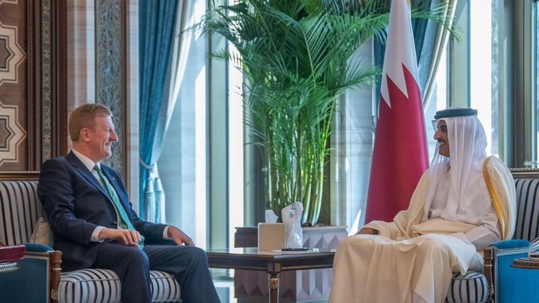  صاحب السمو يستقبل نائب رئيس الوزراء البريطاني