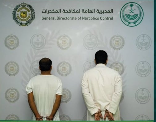 القبض على شخصين بجدة لترويجهما أقراصًا خاضعة لتنظيم التداول الطبي