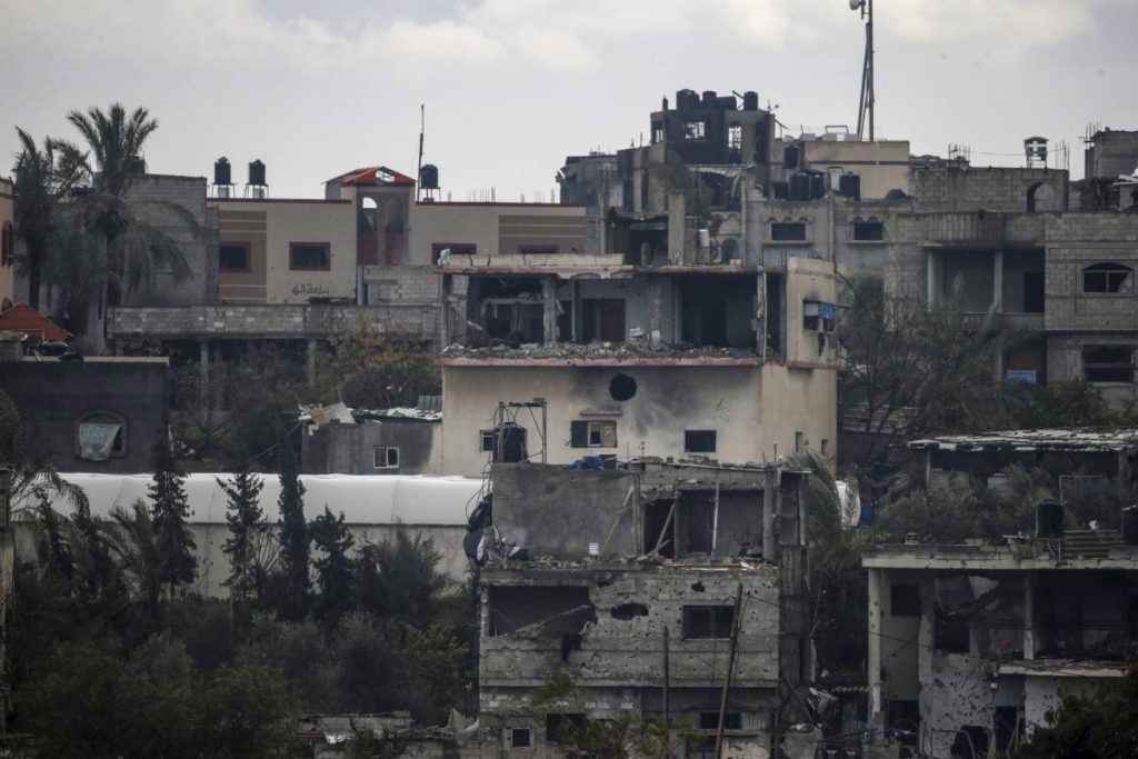 قتلى وجرحى في قصف إسرائيلي لشقة سكنية في خان يونس