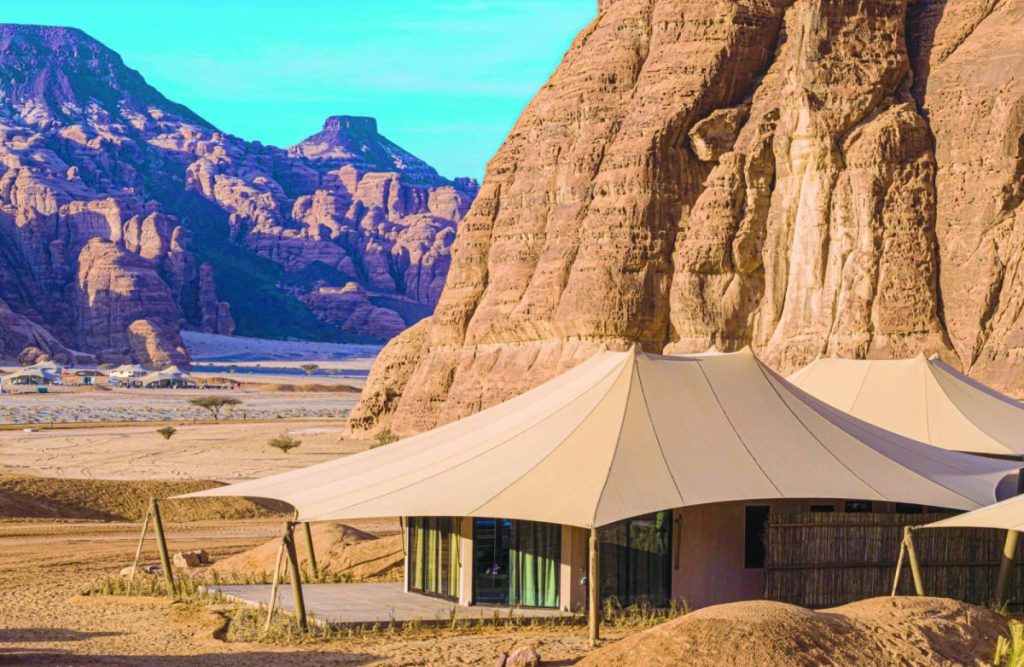 السعودية تحقق هدف 2030 بتخطي 100 مليون سائح