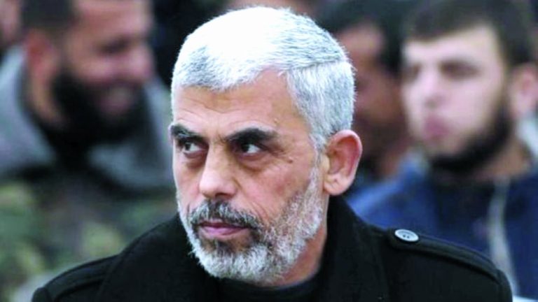  الجيش الإسرائيلي يحصل على فيديو جديد للسنوار وأسرته في أحد أنفاق خان يونس