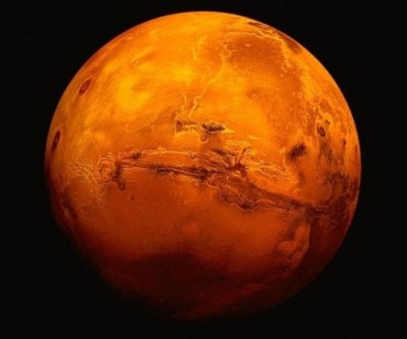 الكوكب الأحمر يلتقي الزهرة في سماء قطر بعد غد الخميس