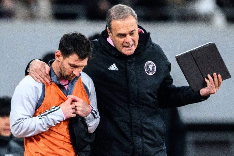 الصينيون يتساءلون… لماذا غاب ميسي في هونغ كونغ وظهر في اليابان؟