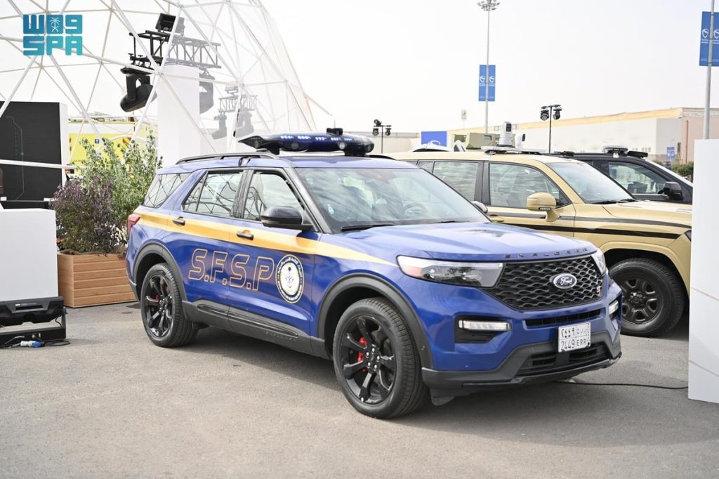 ضبط مخالفًا لنظام البيئة لاستغلاله الرواسب دون ترخيص في تبوك