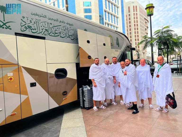 ضيوف «خادم الحرمين الشريفين للعمرة والزيارة» يغادرون المدينة إلى مكة لأداء مناسك العمرة