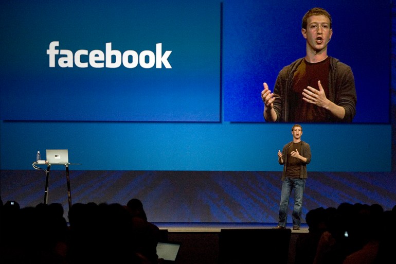 Mark Zuckerberg, founder and CEO of Facebook, delivers a keynote address at the company's annual conference in San Francisco, California July 23, 2008. Zuckerberg, 24, told an audience of 1,000 industry executives, software makers, media, and his mother and father at the conference here of plans to let Facebook features run on affiliated sites off the social network. REUTERS/Kimberly White (UNITED STATES)