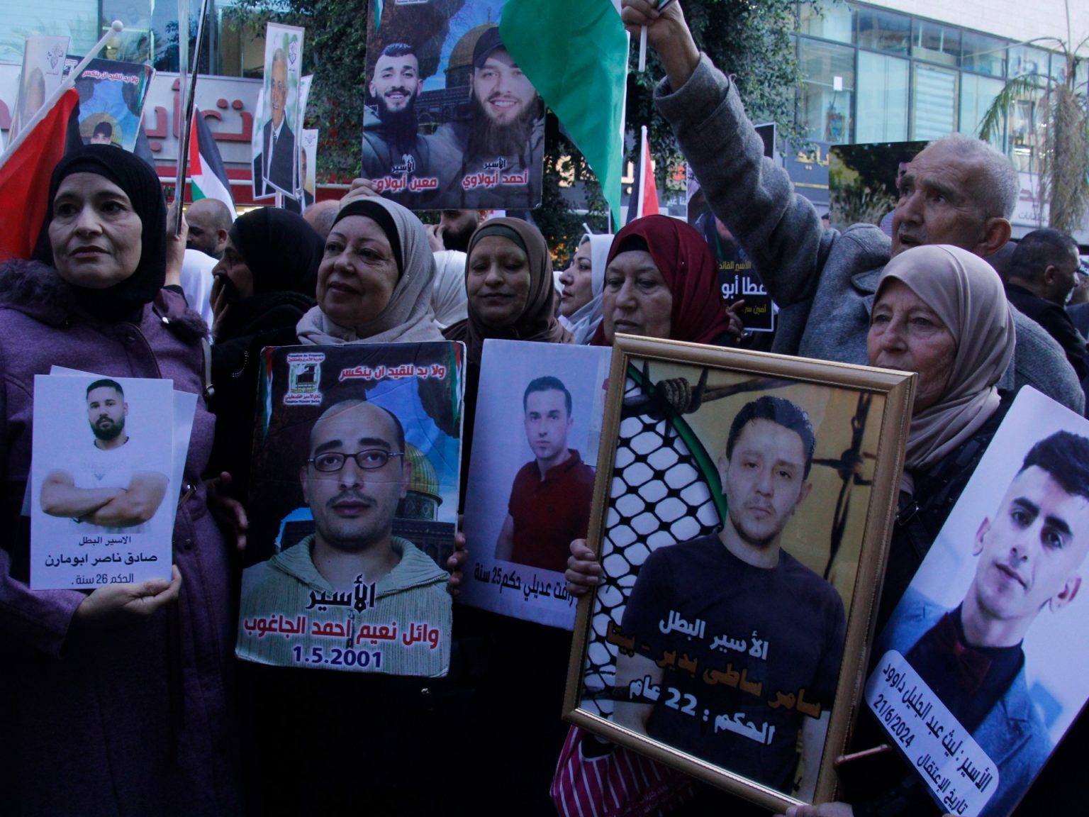 مسيرات متزامنة في الضفة الغربية نصرة للأسرى وغزة