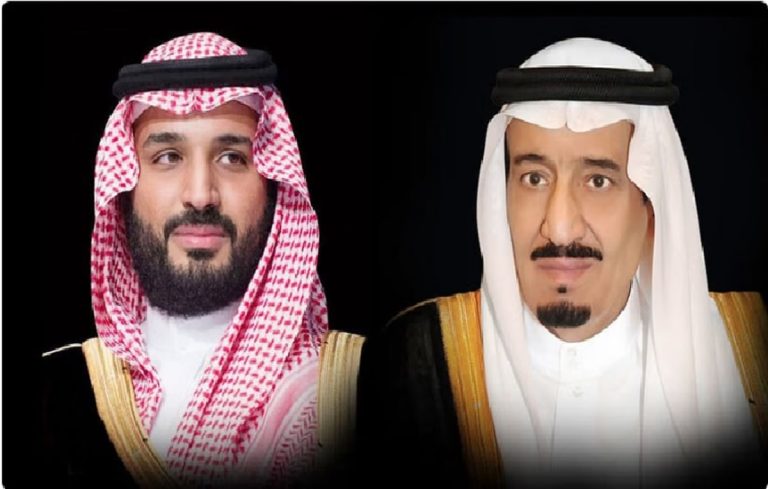 سلطان عُمان يهنئ خادم الحرمين وولي العهد بمناسبة فوز المملكة باستضافة كأس العالم 2034
