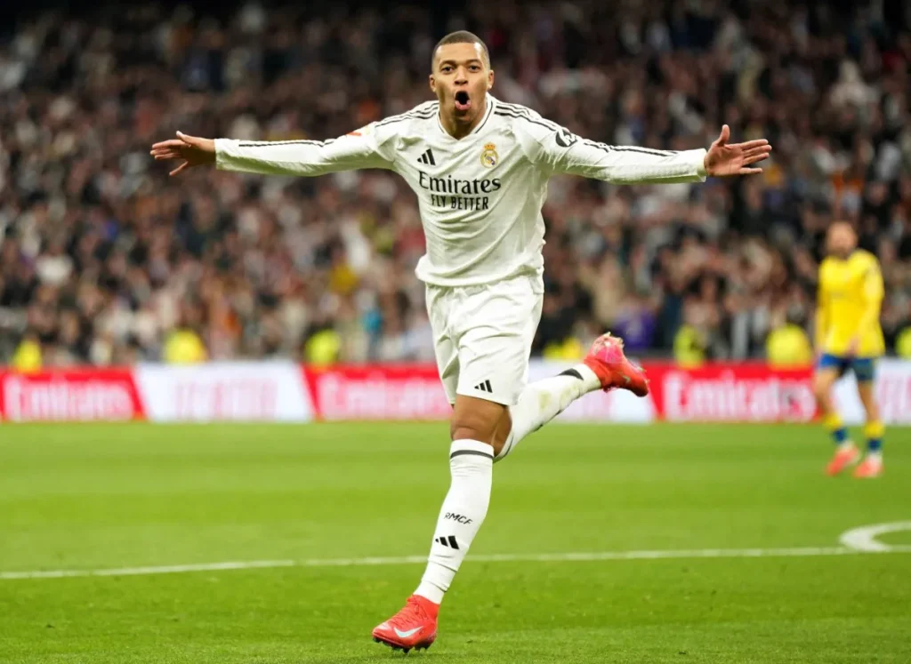 «لا ليغا»: مبابي يتألق… وريال مدريد للصدارة برباعية في لاس بالماس