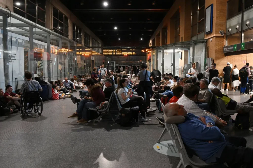 المغرب والجزائر: اضطرابات في الخدمات بسبب انقطاع الكهرباء بإسبانيا والبرتغال