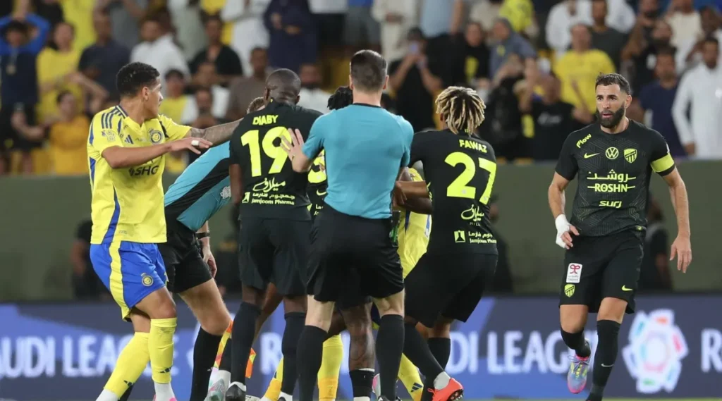 «الانضباط» تعاقب يايسله … وتوقف ديابي «الاتحاد» مباراتين