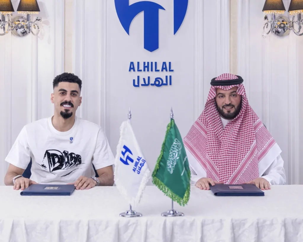 الهلال يفاوض لضم لاجامي قبل «المونديال»… ويعيد النظر في المدافع الأجنبي