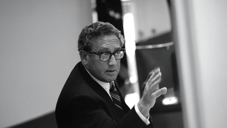 المنطقة الرمادية - بيبا لوتن Henry Kissinger In A Meeting Following framed print by Everett. Bring your print to life with hundreds of different frame and mat combinations. Our framed prints are assembled, packaged, and shipped by our expert framing staff and delivered "ready to hang" with pre-attached hanging wire, mounting hooks, and nails. Design Details Henry Kissinger in a meeting following the assassinations in Beirut of Ambassador Francis Meloy and Economic Counselor Robert Waring. June 17 1976.