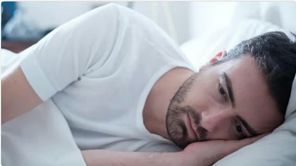 استشاري: 4 أضرار صحية لقلة وانخفاض جودة النوم