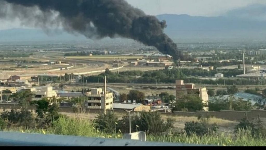 استمرار الهجوم الإسرائيلي على إيران.. وسماع دوي انفجارات في همدان وأذربيجان الشرقية وتبريز