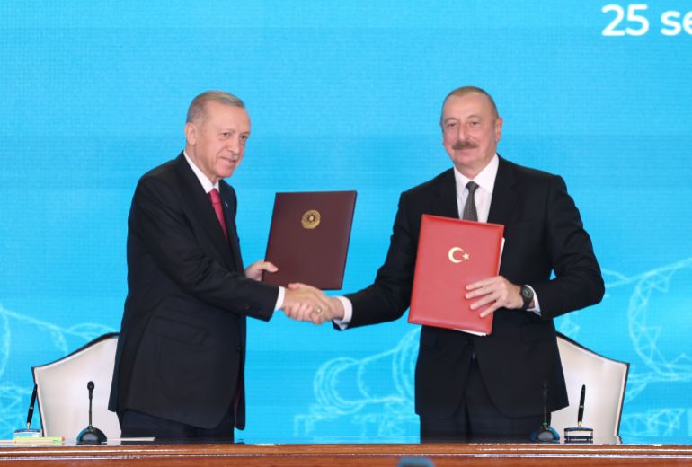 NAKHCHIVAN, AZERBAIJAN - SEPTEMBER 25: Turkish President Recep Tayyip Erdogan (L) and Azerbaijani President Ilham Aliyev (R)