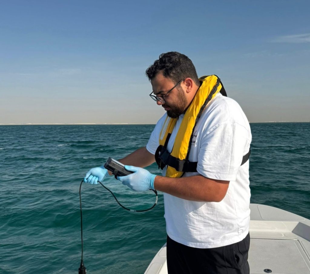  وزارة البيئة والتغير المناخي تبدأ جولات ميدانية لرصد جودة المياه الساحلية ضمن برنامج الرصد الموسمي لعام 2025