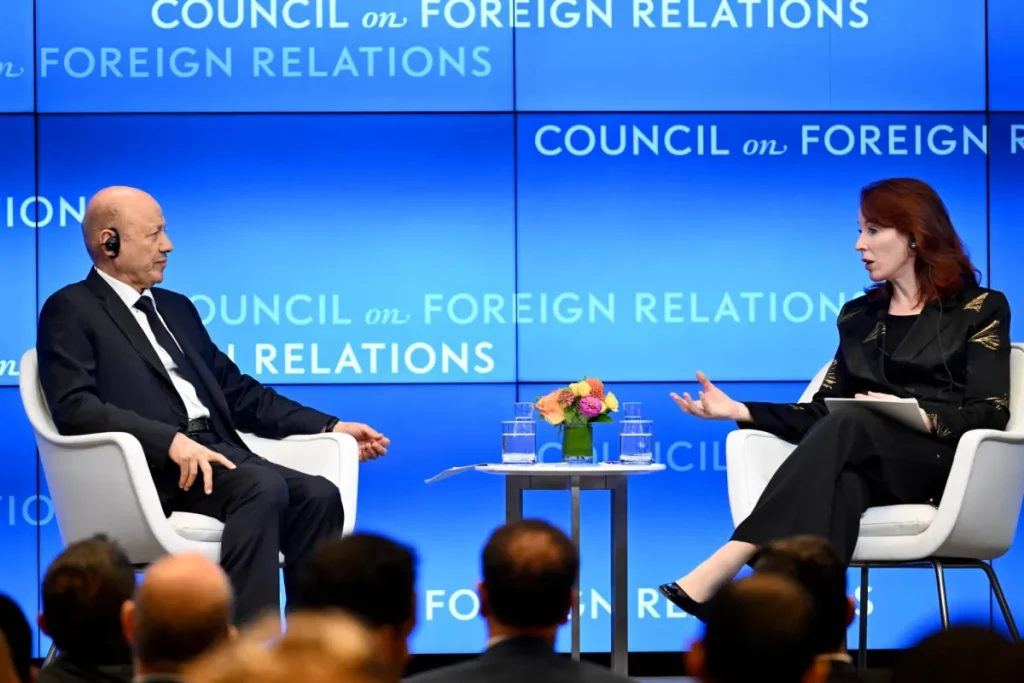 العليمي: سياسة استرضاء الحوثيين لم تجلب السلام بل كرّست الحرب