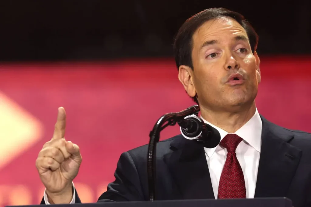 روبيو يدعو طهران لمحادثات مباشرة مع واشنطن بعد إعادة «العقوبات الأممية»