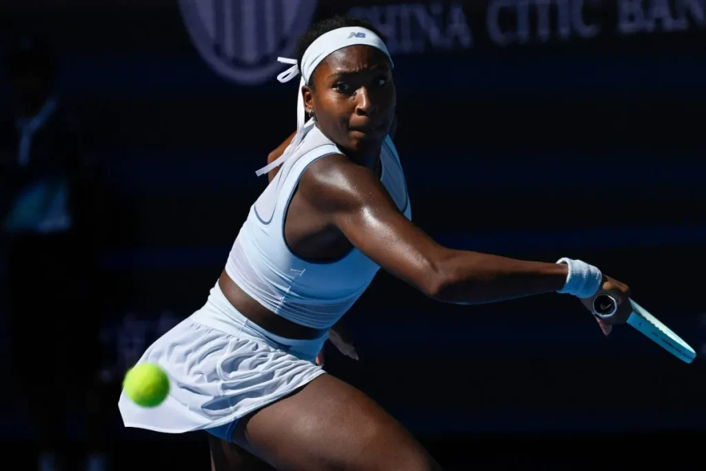 «دورة بكين»: غوف تجتاز بينشيتش بصعوبة وتبلغ ربع النهائي