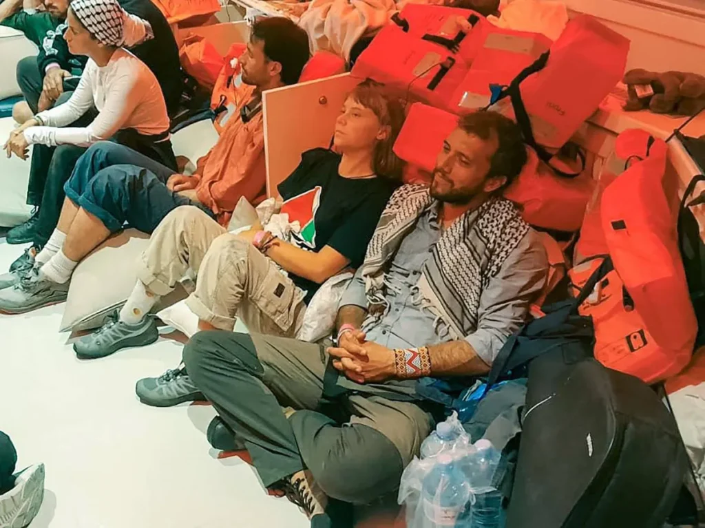 بعدما احتجزتهم إسرائيل… ماذا سيحدث لنشطاء «أسطول الصمود»؟