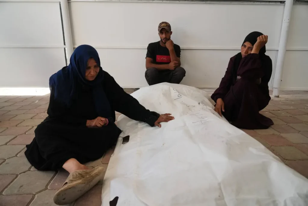 خروق إسرائيلية متواصلة في قطاع غزة… وارتفاع أعداد ضحايا الحرب
