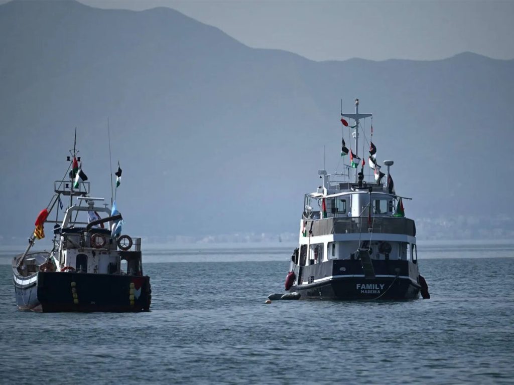  بحرية الاحتلال الإسرائيلي تعترض أسطول الصمود وتعتقل المشاركين فيه