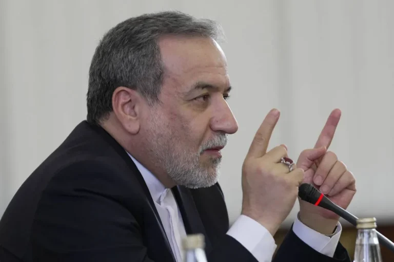 طهران تعتبر إعلان واشنطن استئناف تجارب الاسلحة النووية خطوة «رجعية وغير مسؤولة»