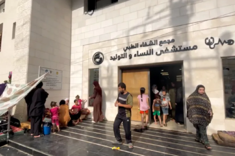مدير مجمع الشفاء الطبي: 350 ألف مريض بلا علاج في غزة