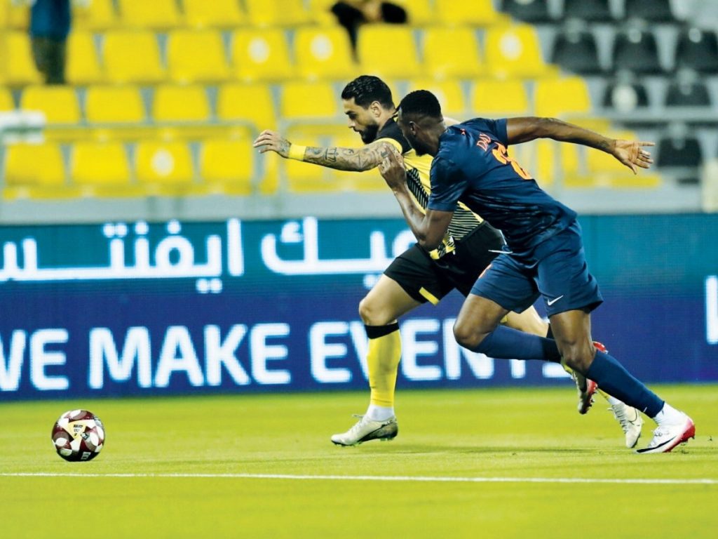 جواو بيدرو يهدي الصدارة للقطراوية