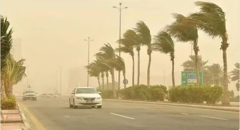 طقس الإثنين.. مستقر بوجه عام ورياح مثيرة للأتربة والغبار على مكة والمدينة