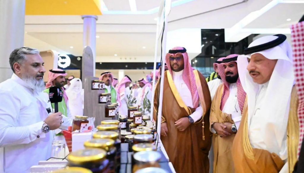 بيئة الخفجي تدشّن مهرجان العسل والتمر 2025
