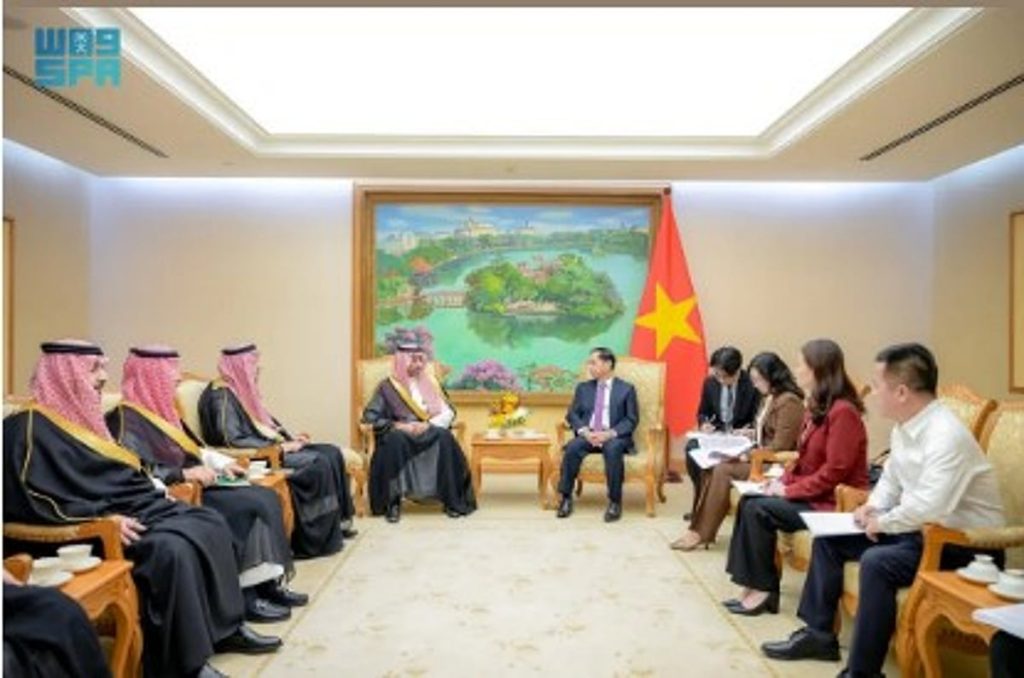 وزير الصناعة يختتم زيارة رسمية إلى جمهورية فيتنام