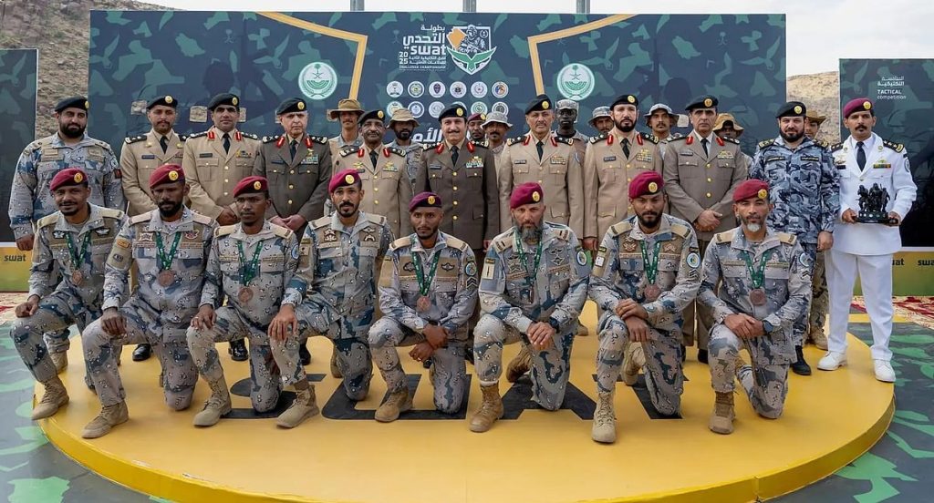 مدير الأمن العام يشهد الحفل الختامي لبطولة التحدي للفرق التكتيكية بعسير