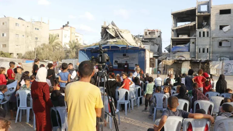 غزة تتحدّى الواقع بالسينما… احتفاءً بالمرأة والأفلام تحت الركام والخيام