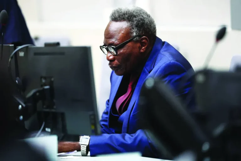 «قاتل بالفأس»… الادعاء يطالب «الجنائية الدولية» بالسجن المؤبد لزعيم بميليشيا «الجنجويد» في دارفور