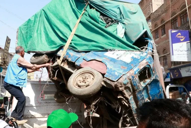 غضب في صنعاء من اعتداءات الحوثيين على صغار الباعة