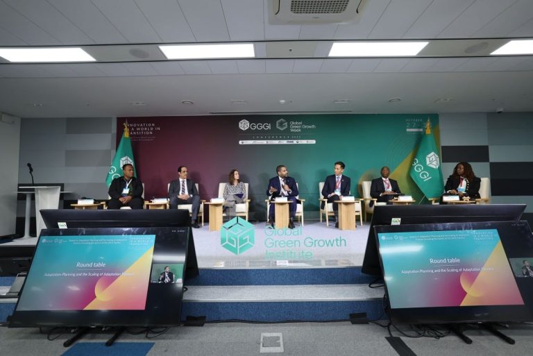  البيئة تستعرض تجربة قطر في التكيف مع التغير المناخي