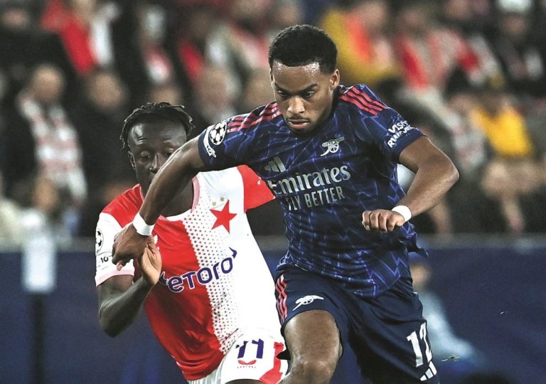 الأرسنال يعبر سلافيا براغ التشيكي بثلاثية