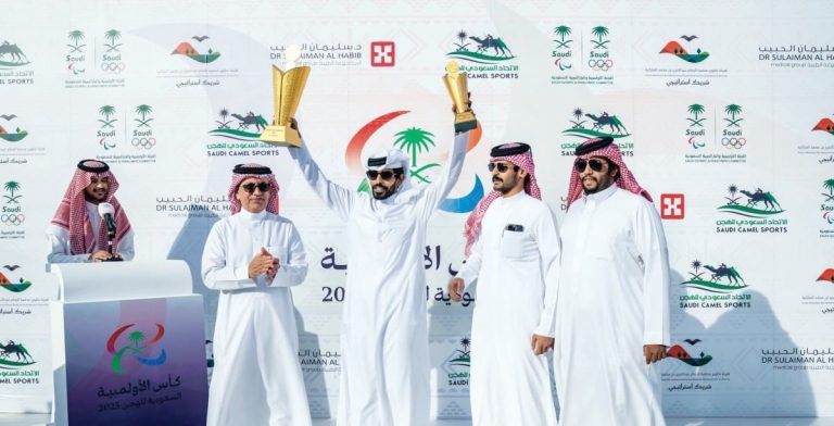  الهجن القطرية تظفر بكأسي الثنايا قعدان في السعودية