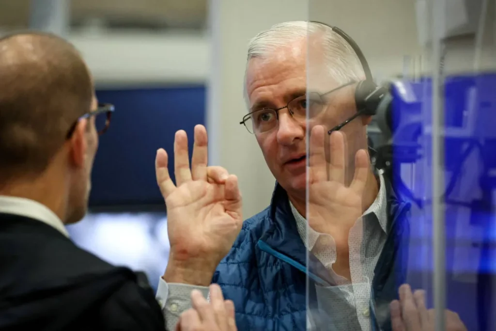 الأسهم العالمية تتوهج بتوقعات «الفيدرالي»… والين تحت مراقبة التدخل