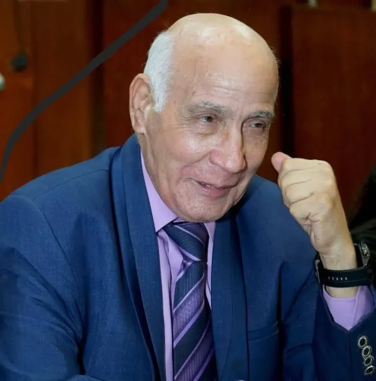 رحيل الشاعر المصري أحمد عنتر مصطفى صاحب «أبجدية الموت والثورة»