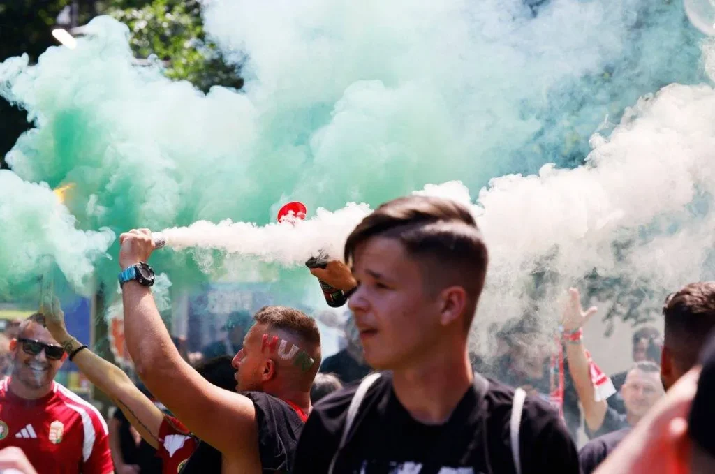 أندية «البوندسليغا» تنتقد التعامل مع مشجعيها