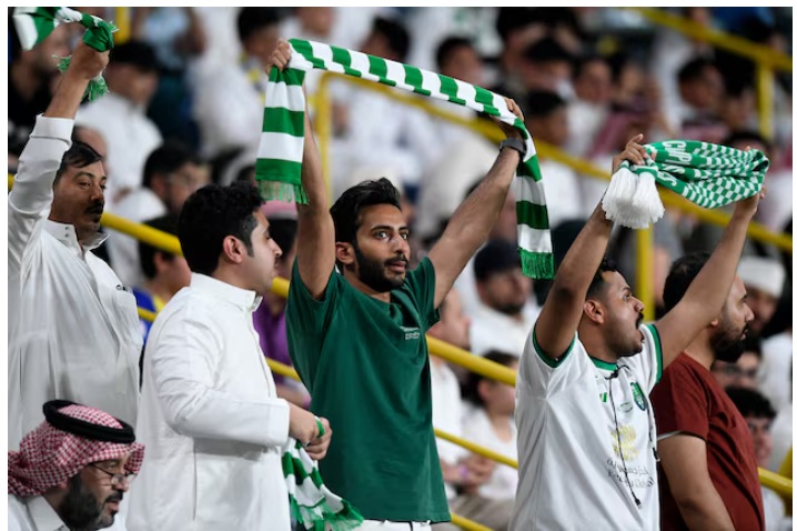  الحظ يعاند السد ويهدي الأهلي السعودي فوزاً ثميناً ( 2 – 1)